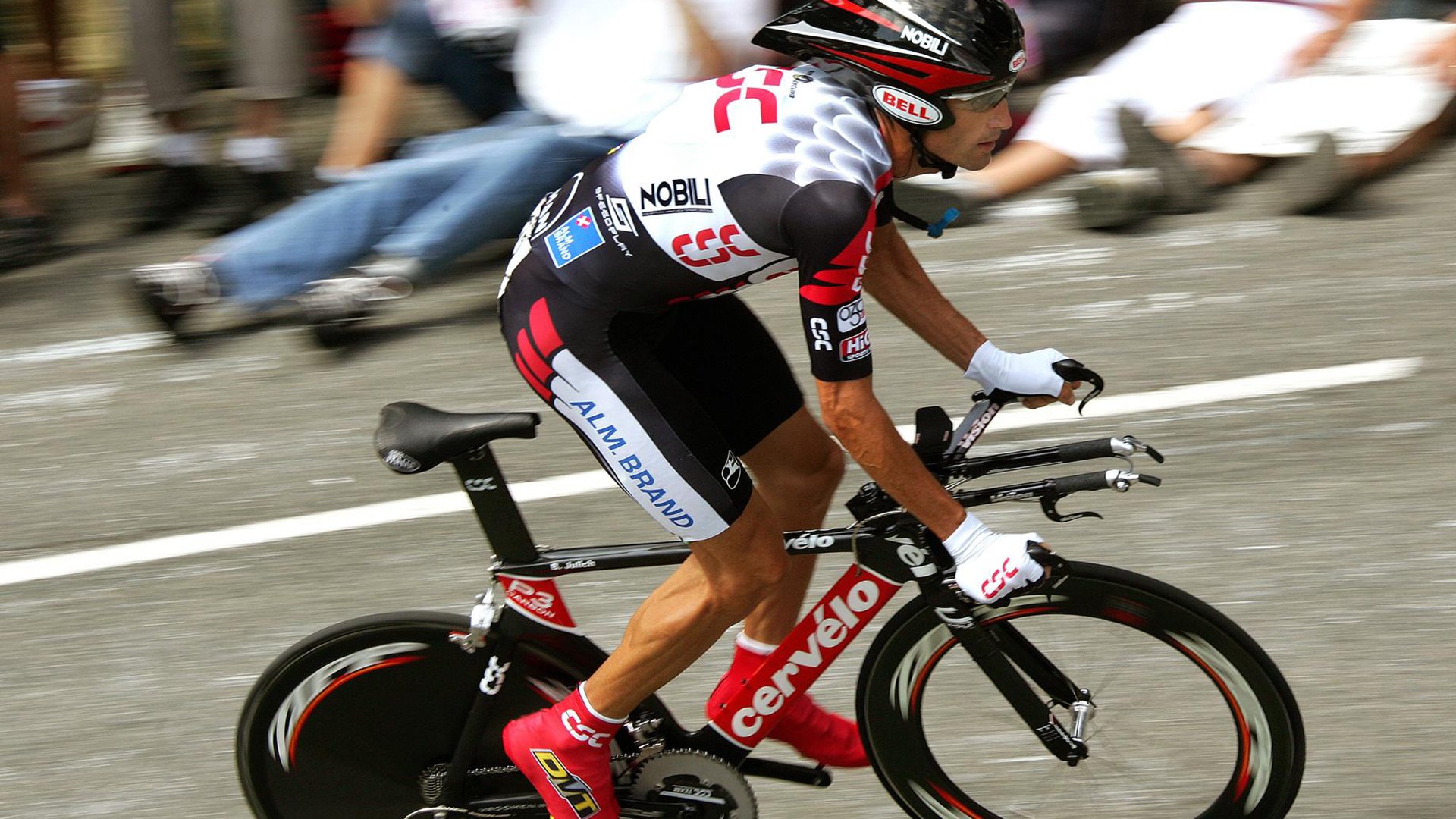 “马科斯·莫奇的强硬防守，成为阿根廷美洲狮队不可或缺的一员”